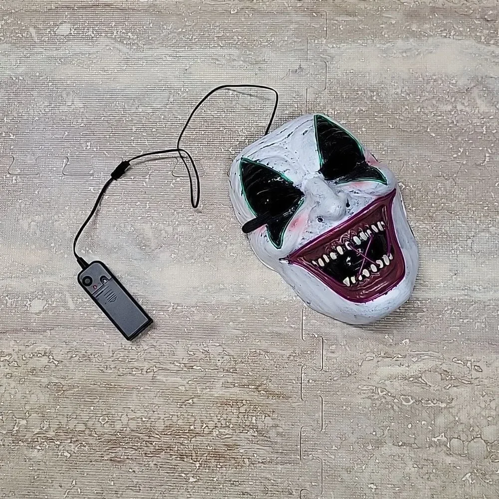 JOKER LIGHT UP MASK OSFM BATTERIES INCLUDED.